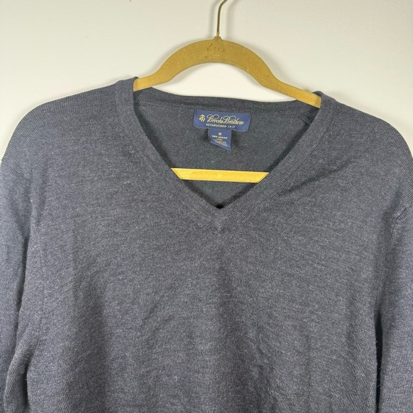 Brooks Brothers Men Gray Merino Wool V Neck Sweatshirt Size Medium - Picture 4 of 8